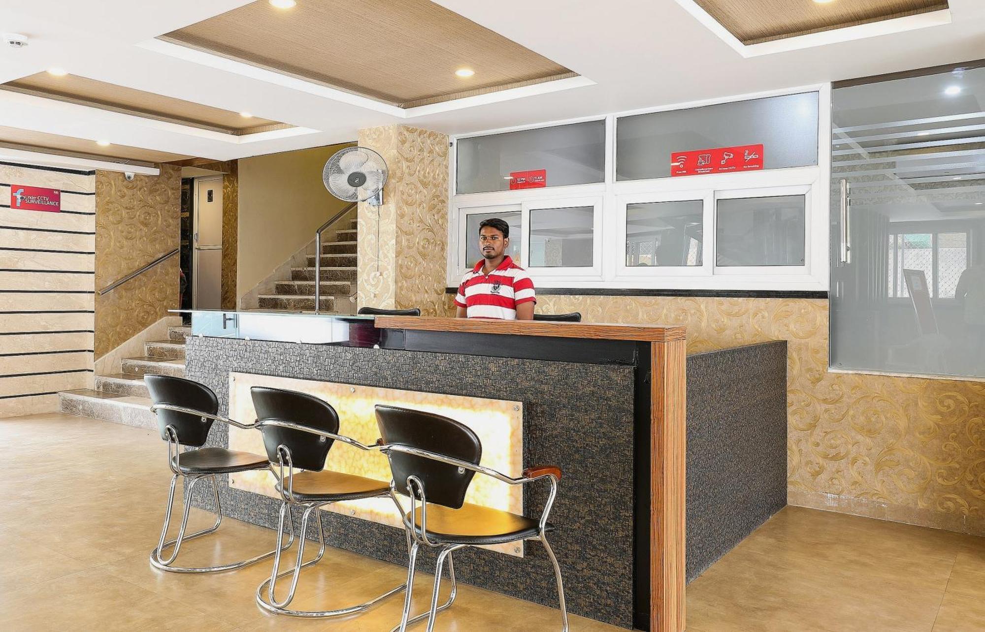 Capital O Sky Grand Hotel Hyderabad Exterior photo